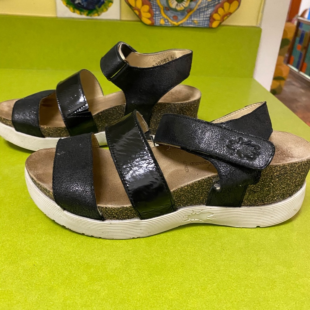 Fly London sandal 37
